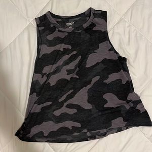 Black camo tanktop